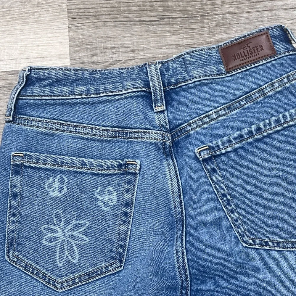 Hollister ultra high rise mom jeans vintage stretch flowers size 1R - Picture 7 of 8
